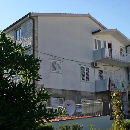 Apartament With A Parking Space - 16521 Makarska